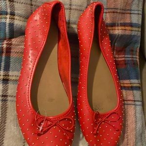 Women’s shoes size 8.5 wide shoes colour red